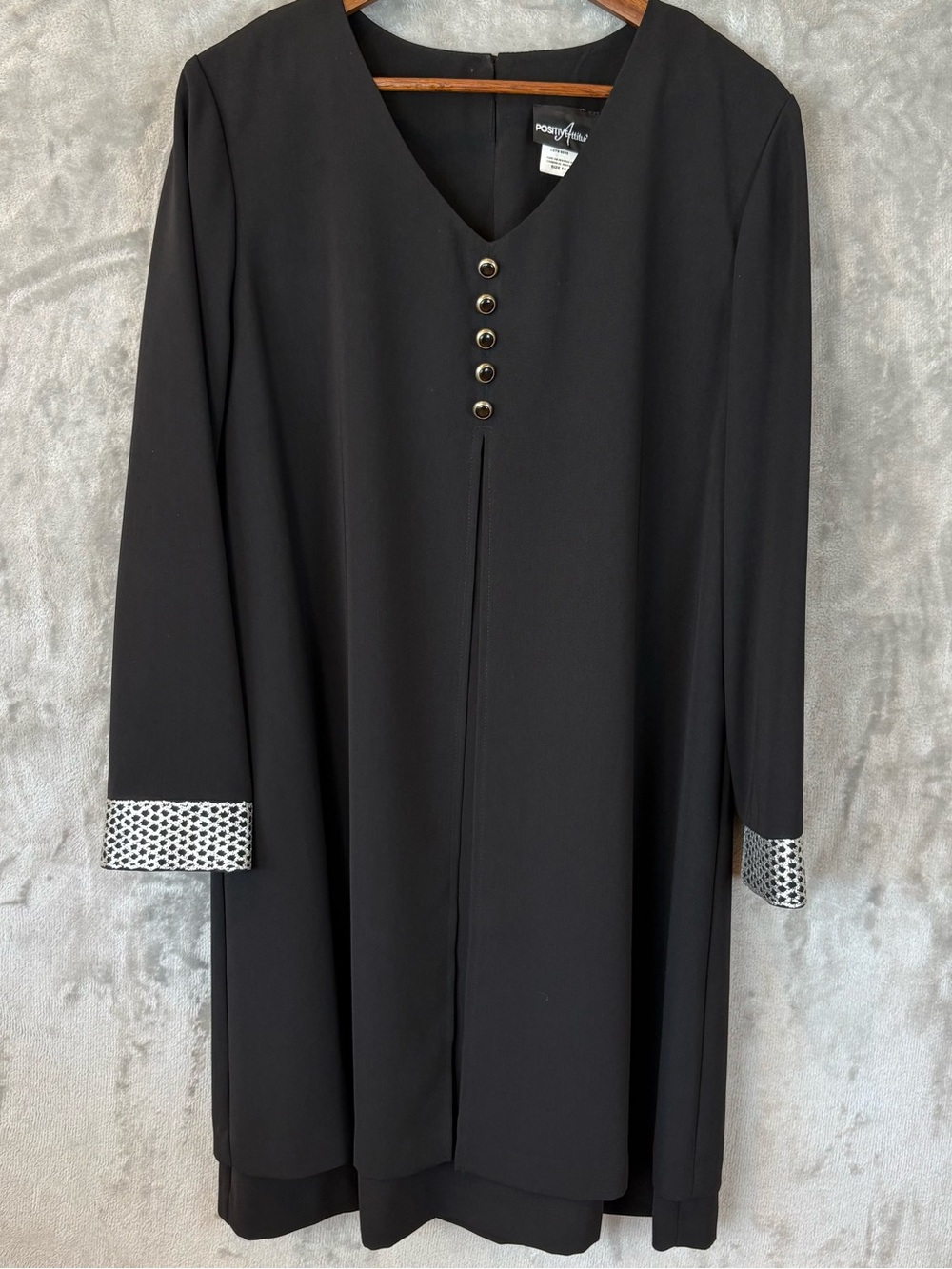 Vintage Positive Attitude Black Shift Dress V-Neck Silver Metallic Cuff Shift 14